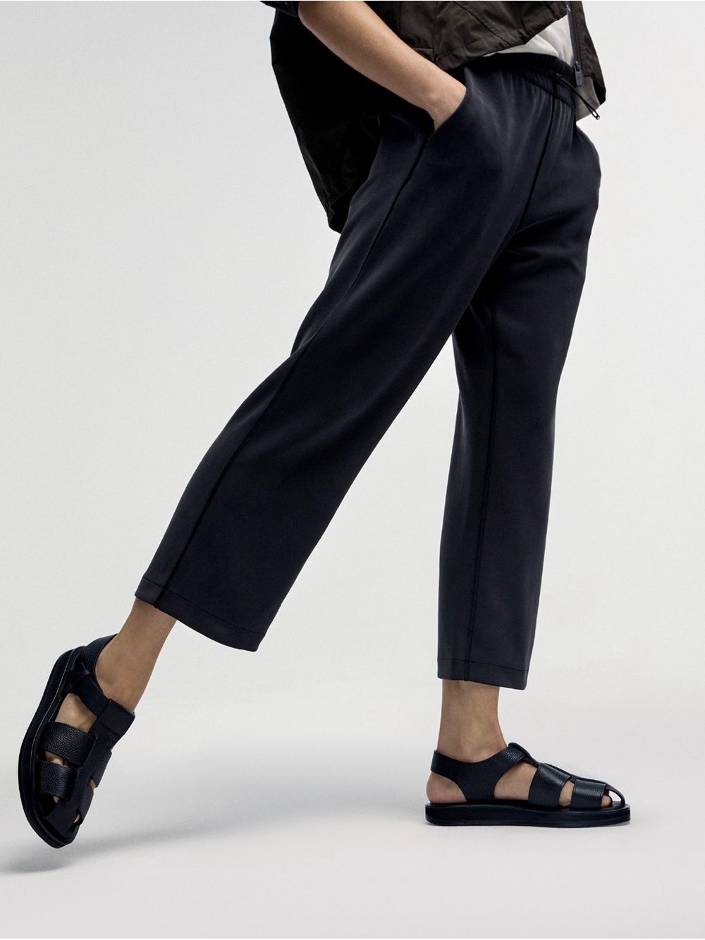 LULULEMON | Softstreme High-Rise Straight-Leg Cropped Pant in 24” Black